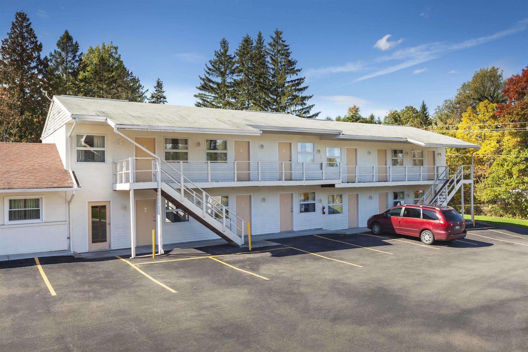 إيثاكا The Springwater Inn المظهر الخارجي الصورة