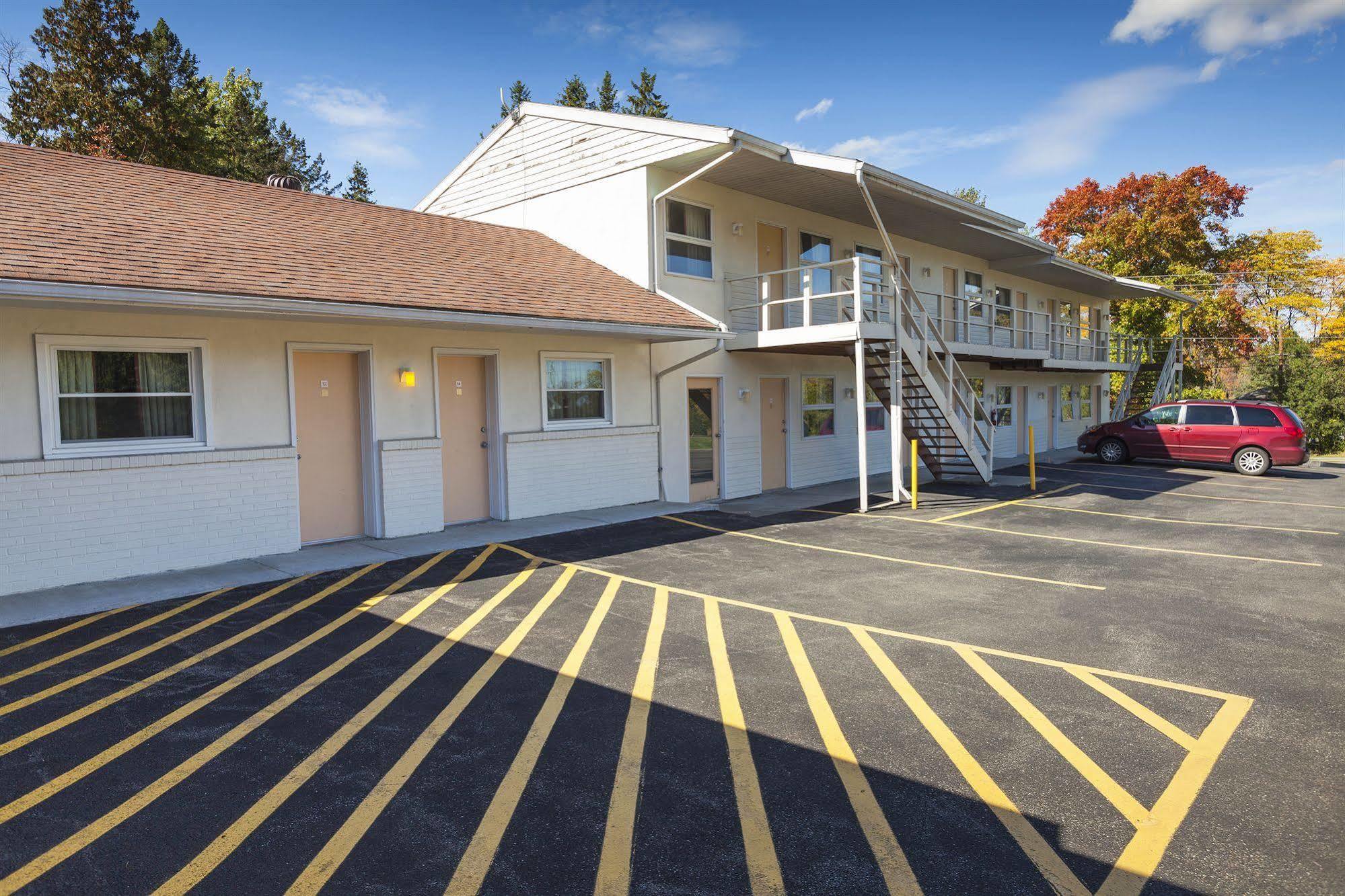 إيثاكا The Springwater Inn المظهر الخارجي الصورة
